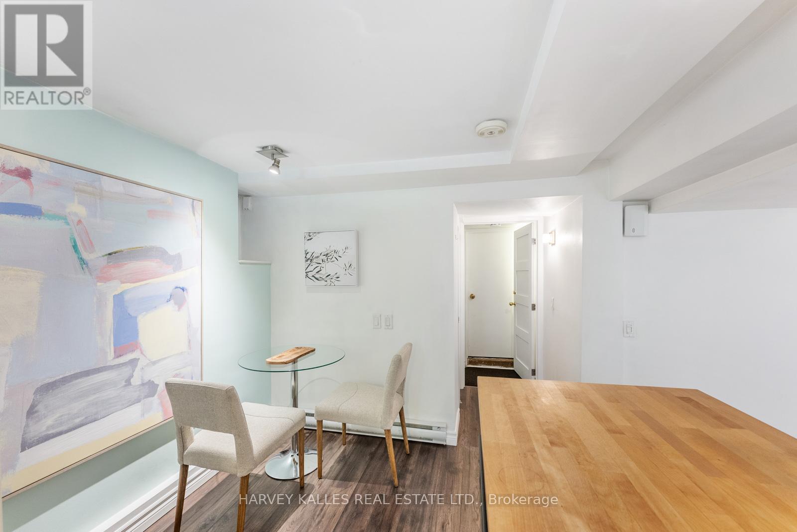 LOWER - 107 FARNHAM AVENUE