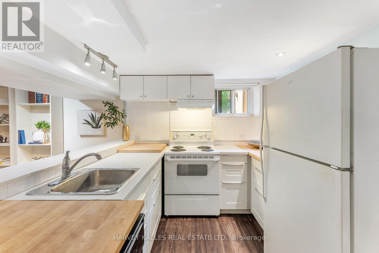 LOWER - 107 FARNHAM AVENUE