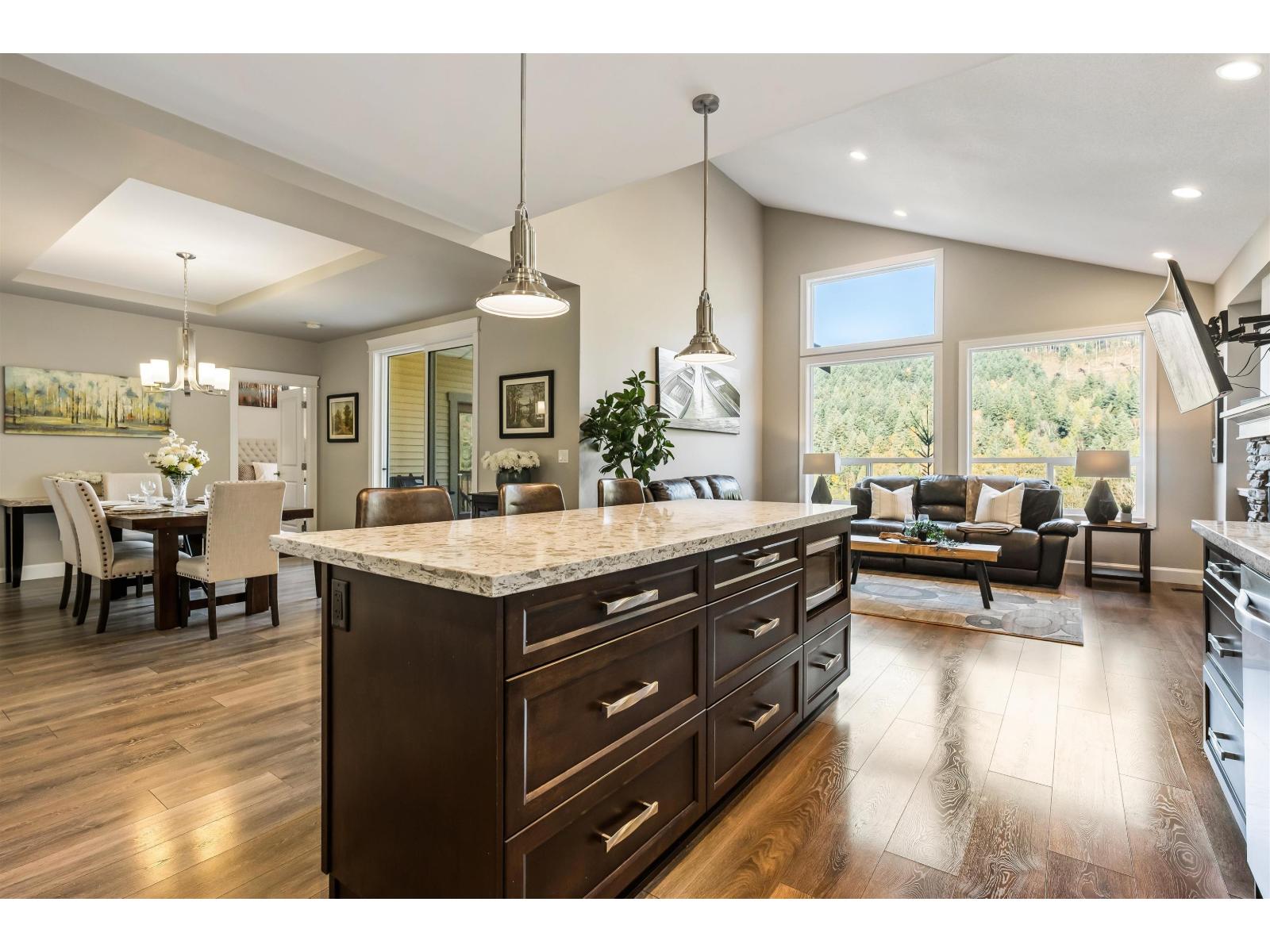 4 1911 WOODSIDE BOULEVARD|Mt Woodside