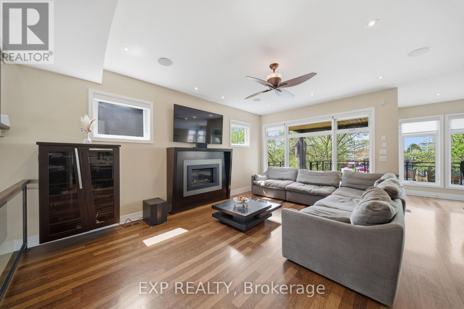 1356 LOUIS LANE