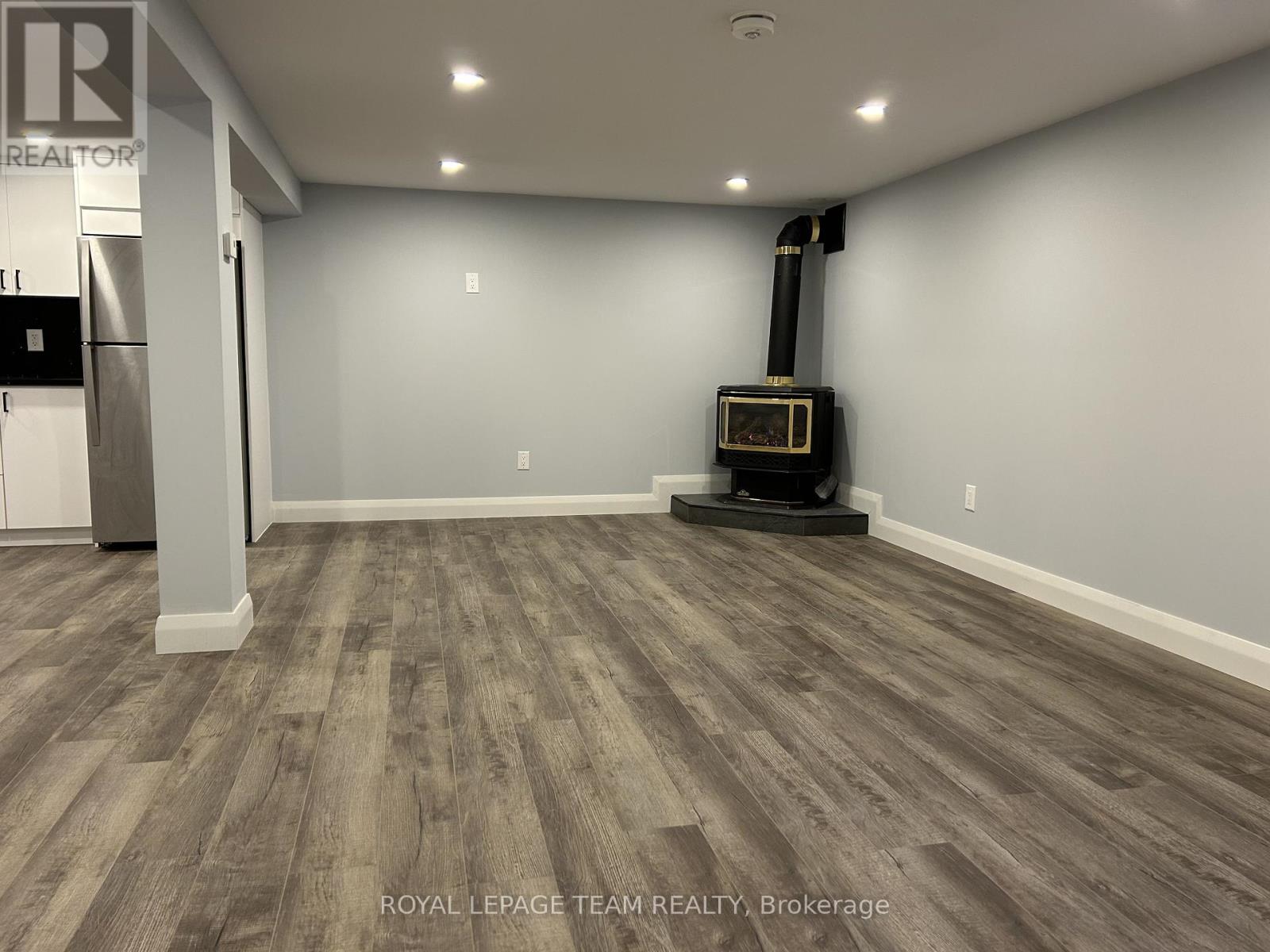 746-B ST JEAN STREET