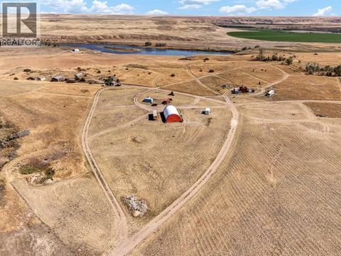 6101 10 Avenue NW Medicine Hat AB T1A7H6