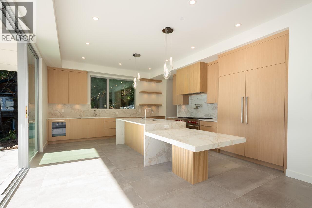 4437 PICCADILLY NORTH