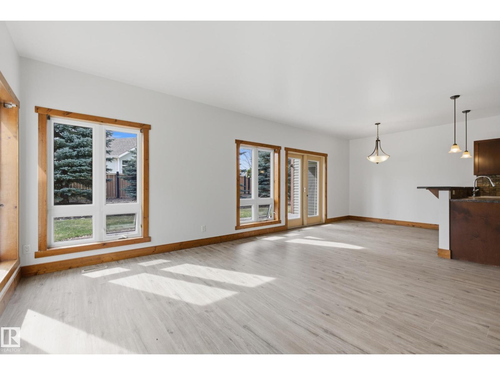 502 GRAYBRIAR GR