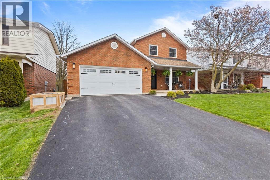 7 COLONIAL Crescent