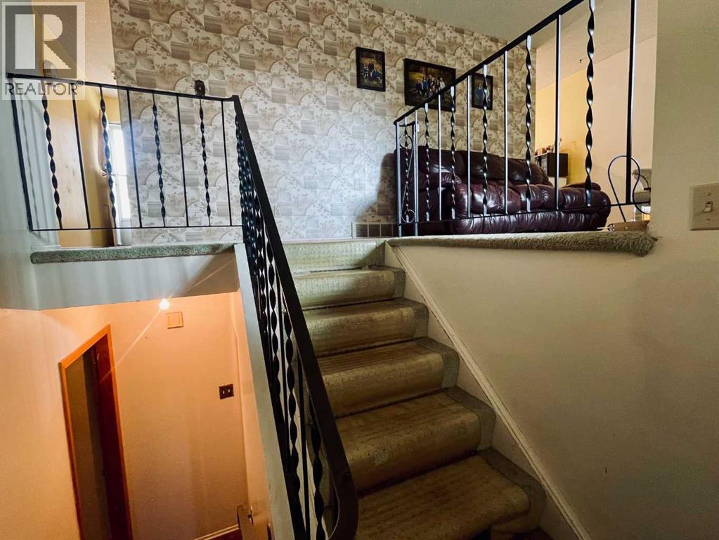 36 Park Meadows Boulevard N