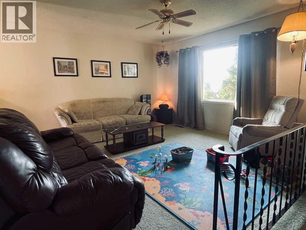 36 Park Meadows Boulevard N