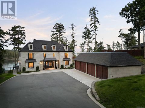 10865 Fernie Wynd Rd North Saanich BC V8L5H8