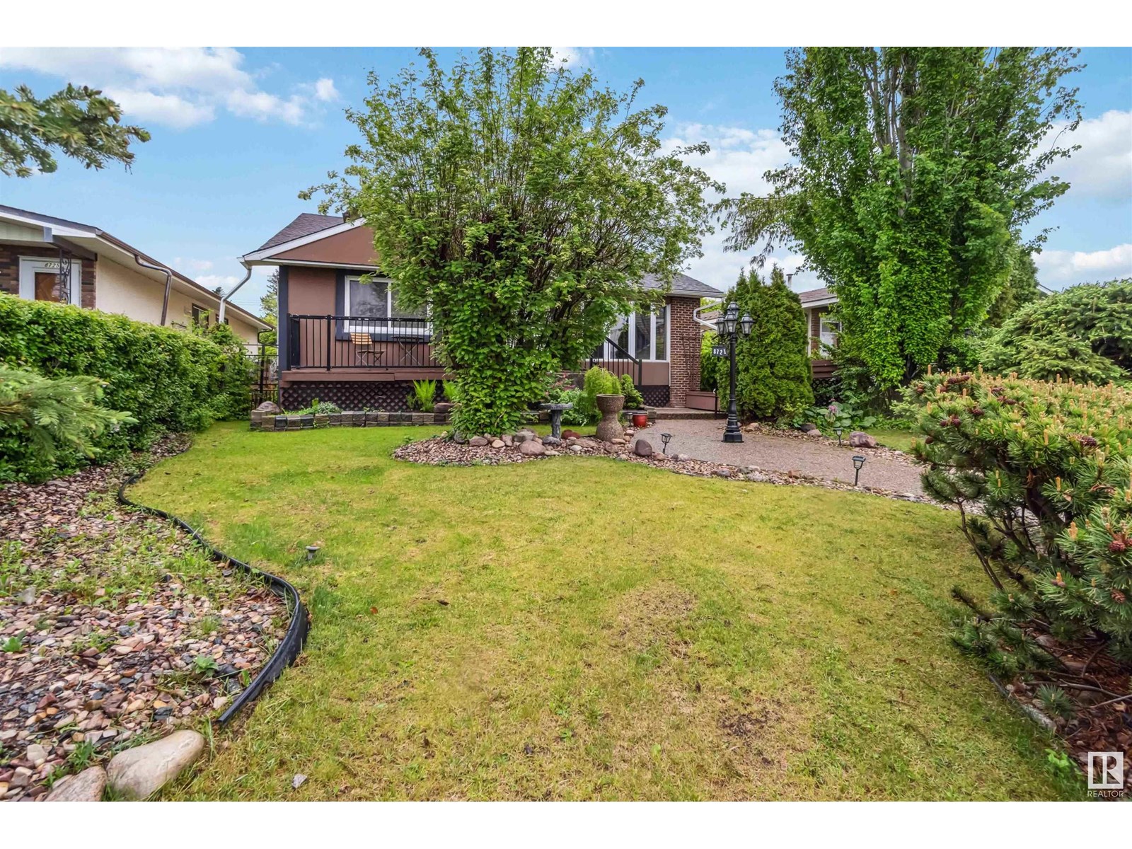 8721 152 ST NW