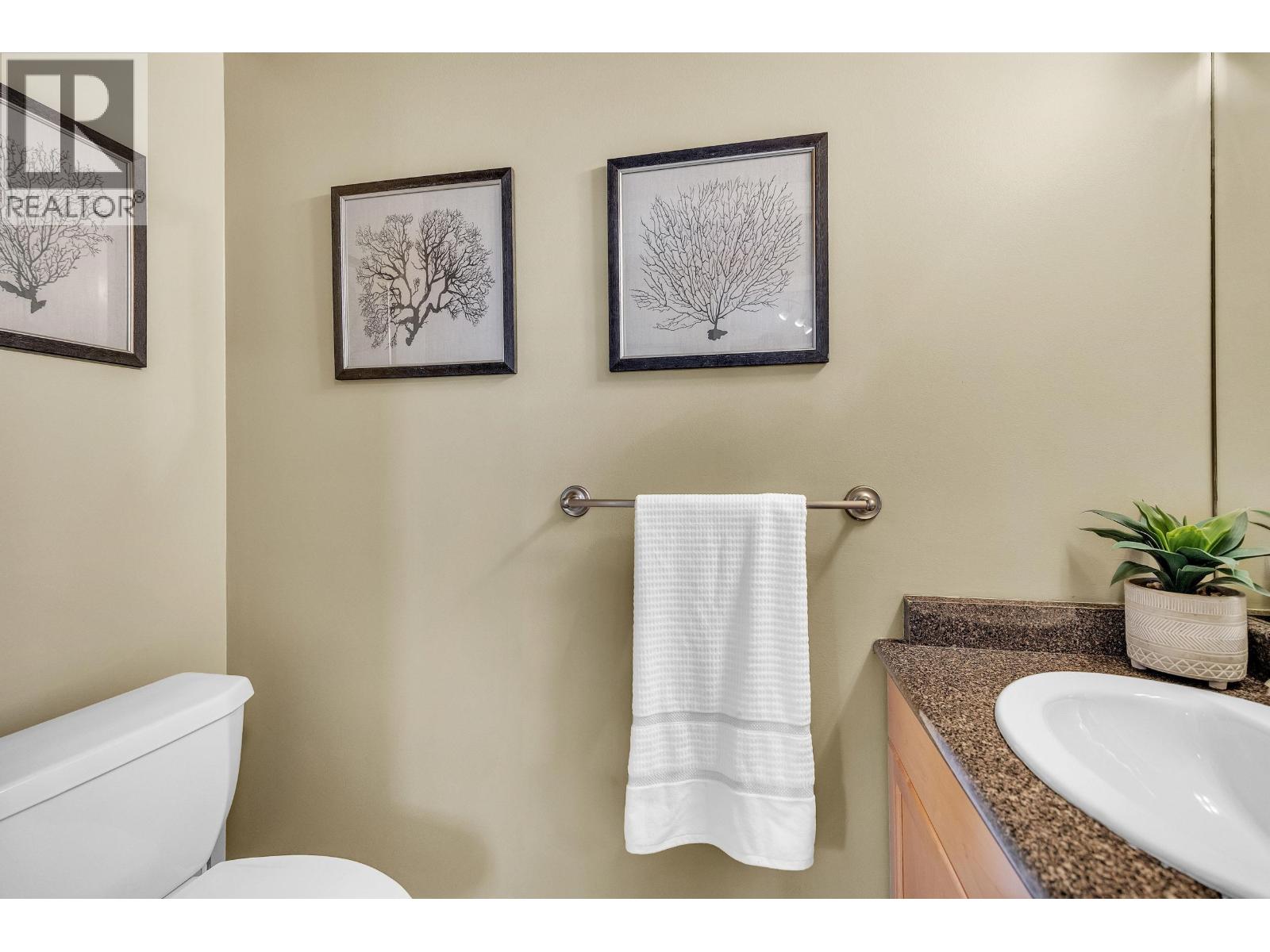 302 152 E 12TH STREET