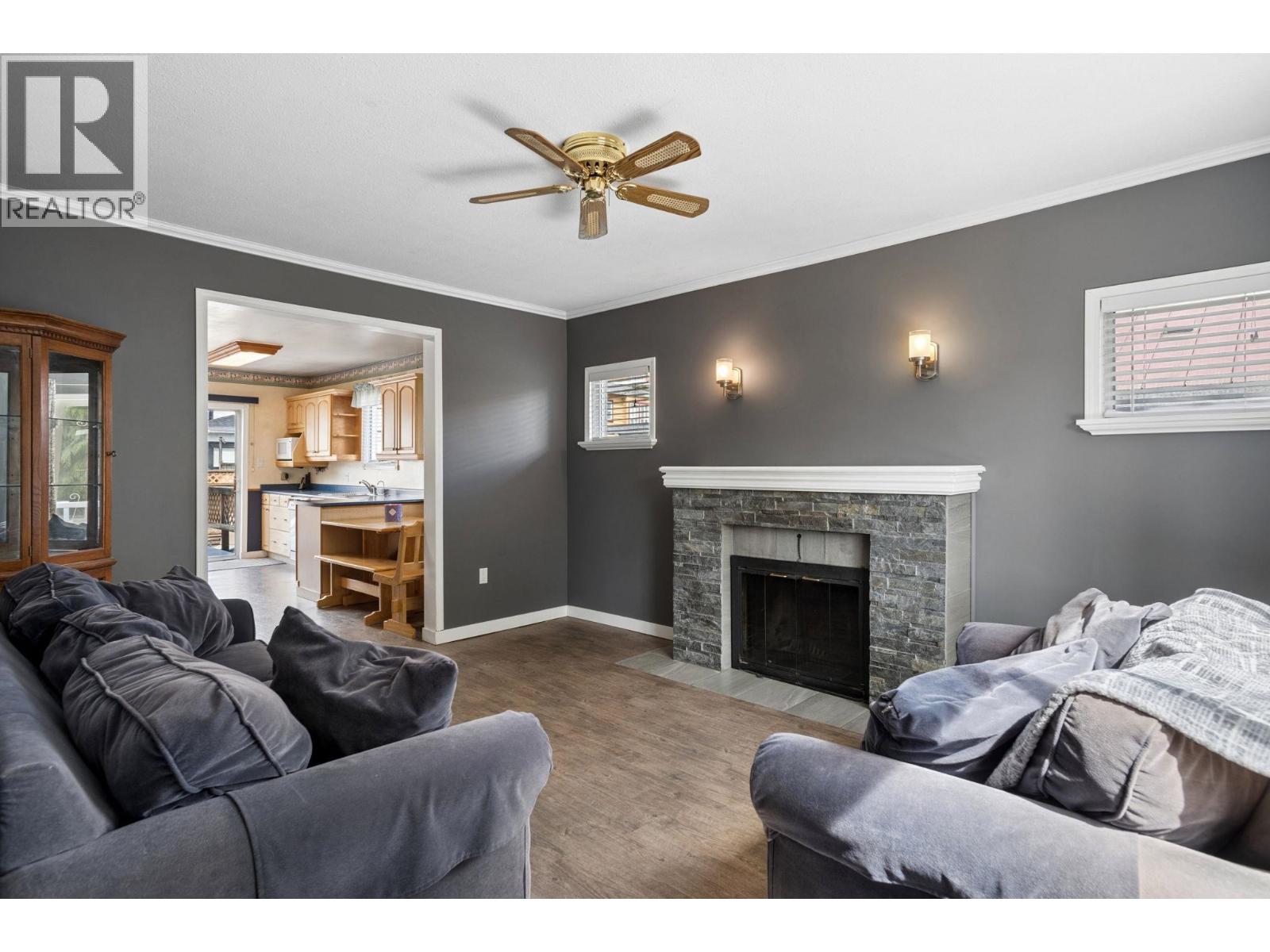 1861 E KENT AVENUE NORTH AVENUE