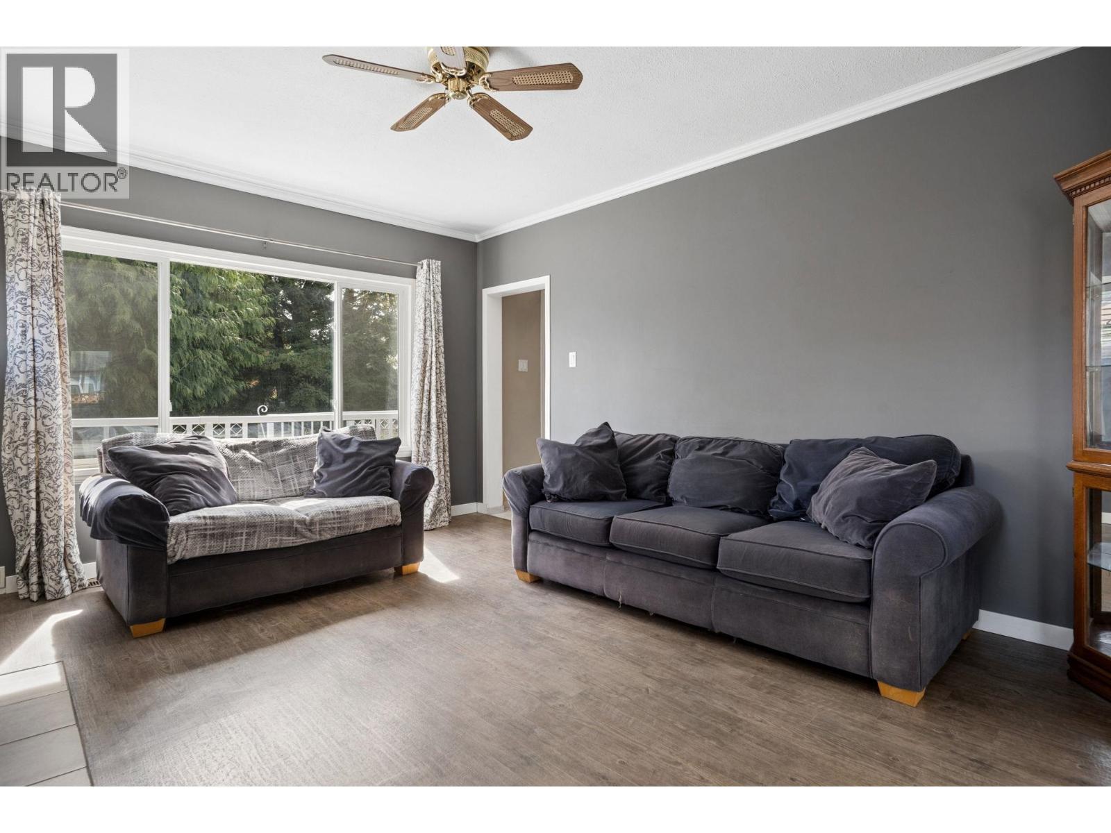 1861 E KENT AVENUE NORTH AVENUE