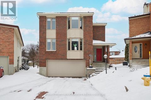 43 WATERVIEW COURT Ottawa ON K1V0H5