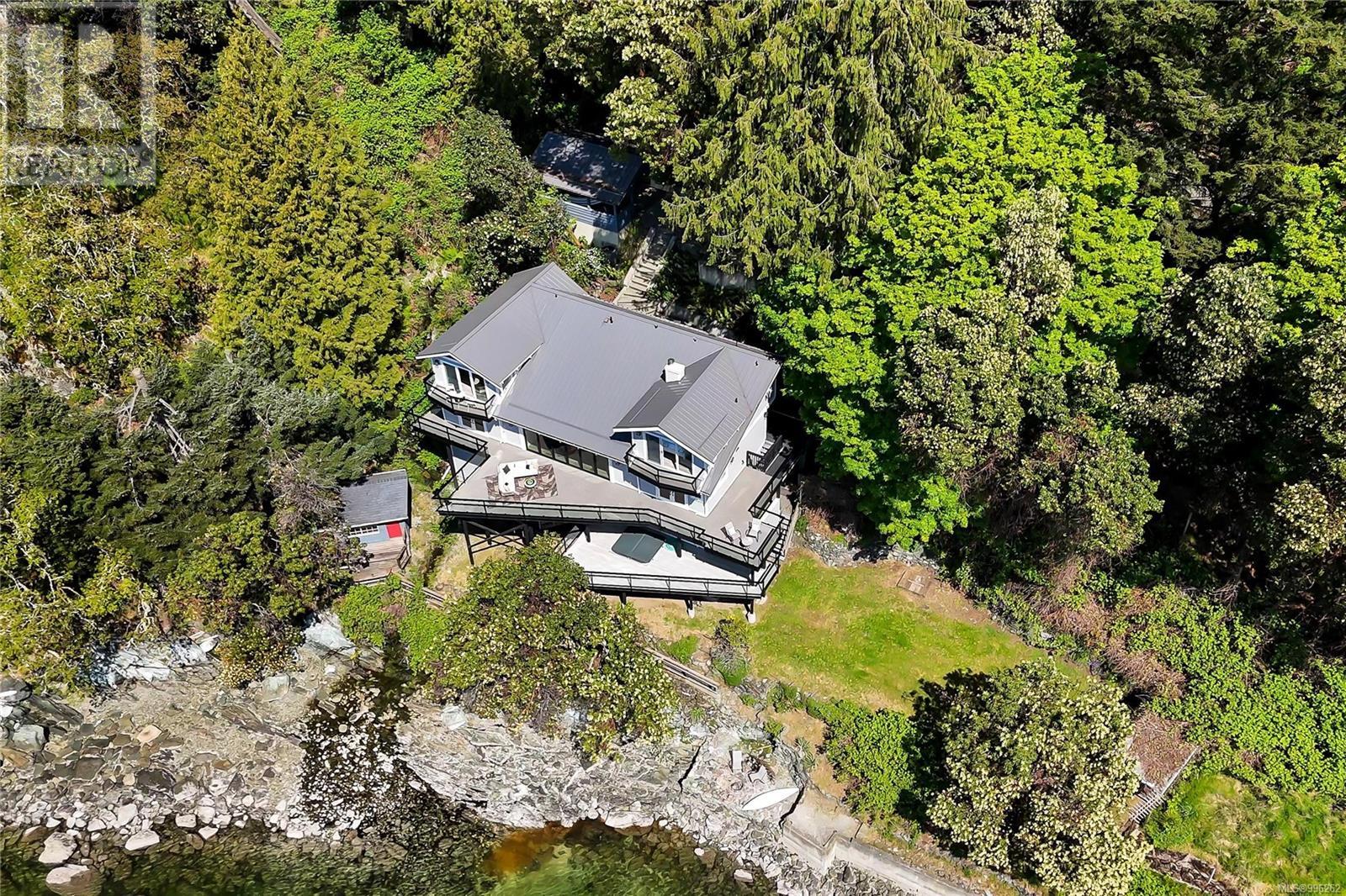 468 Arbutus Ave