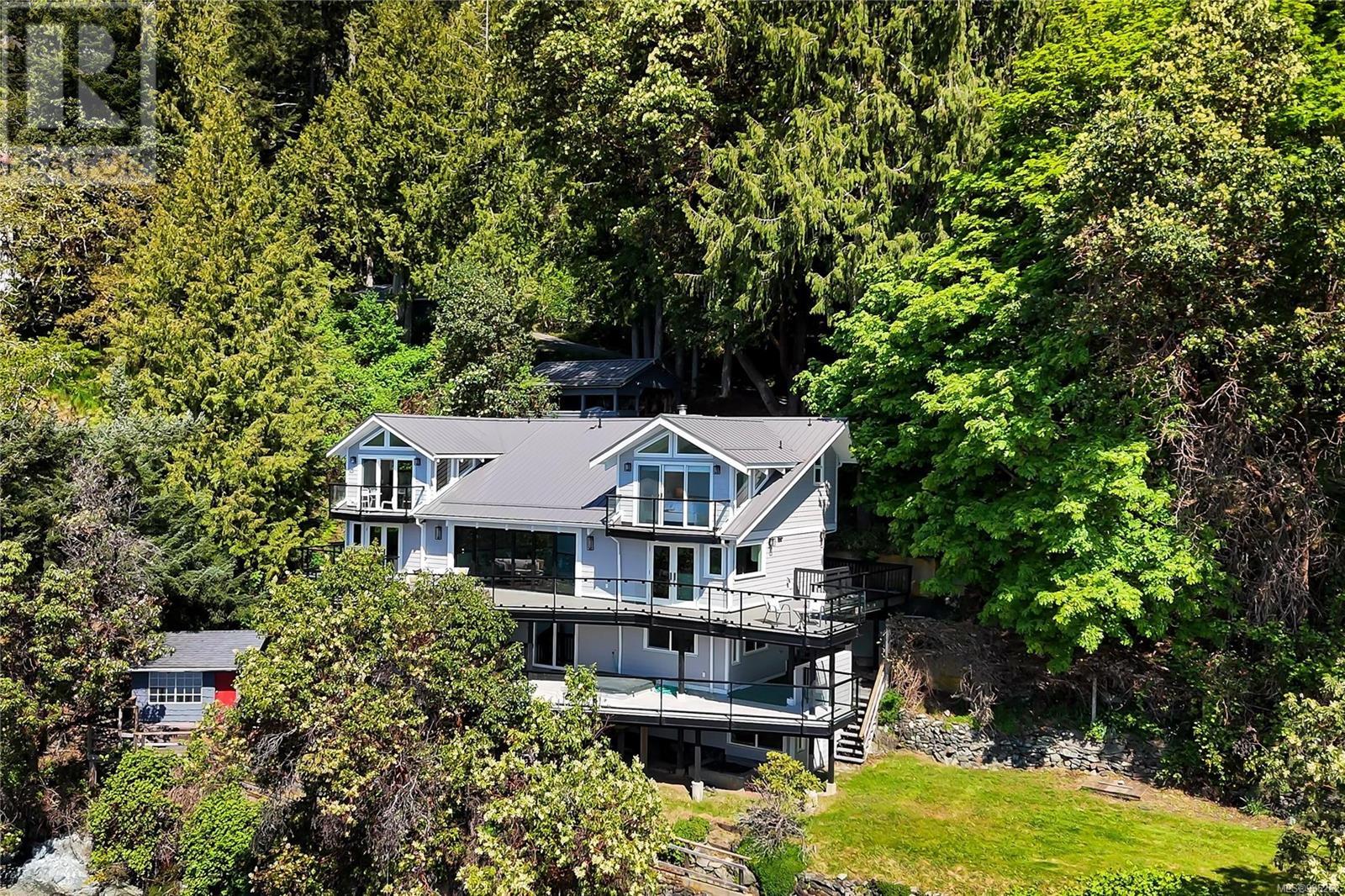 468 Arbutus Ave