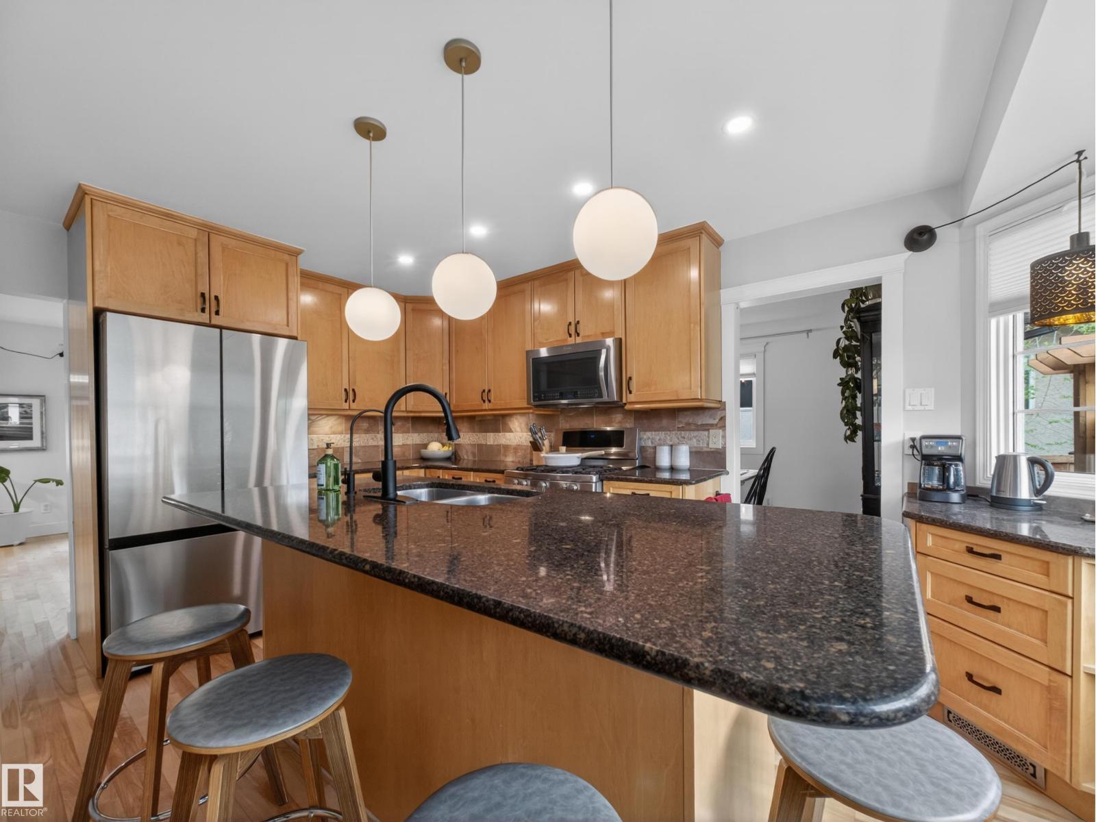 4112 120 ST NW