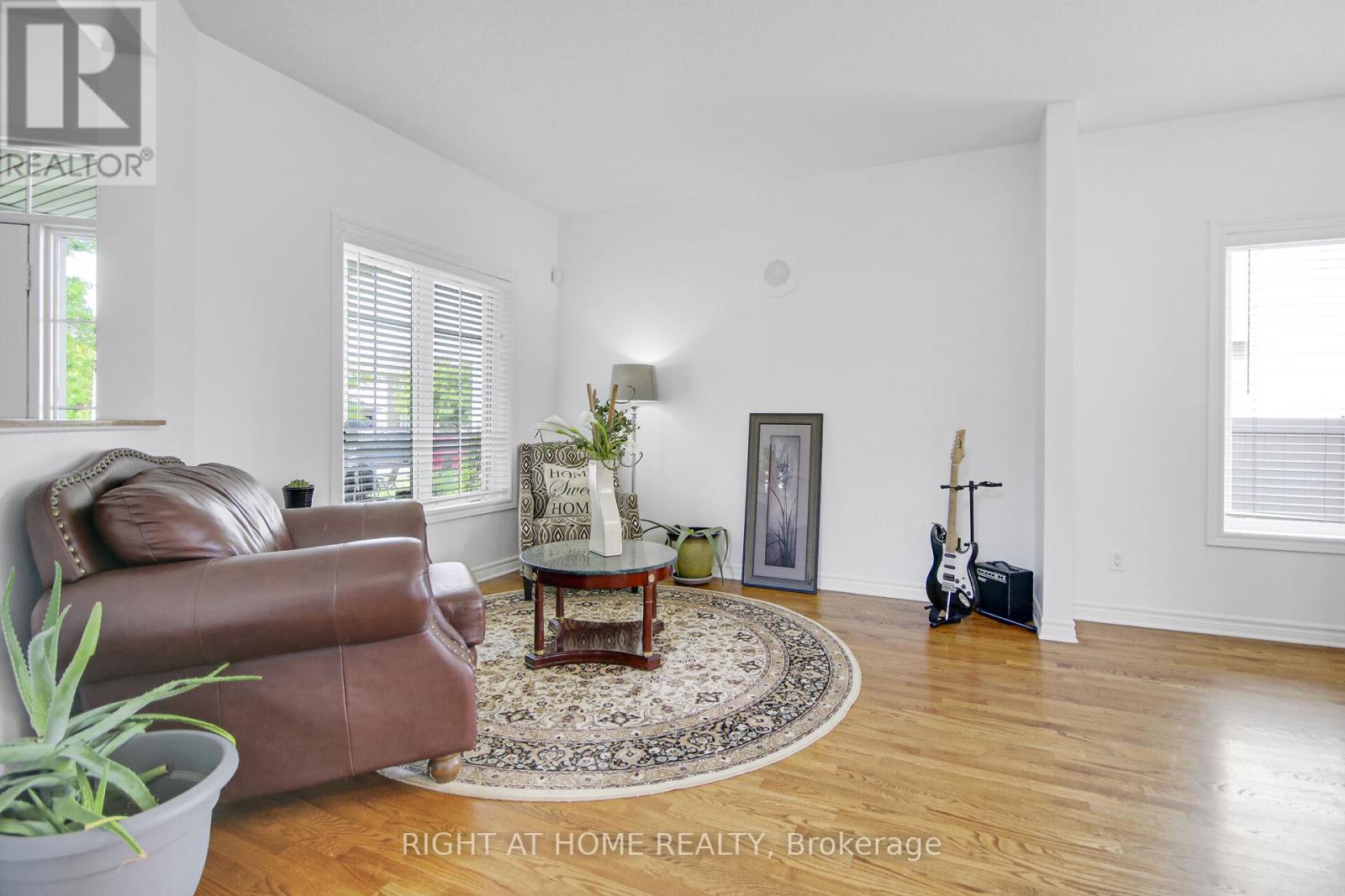 915 GOSNELL TERRACE