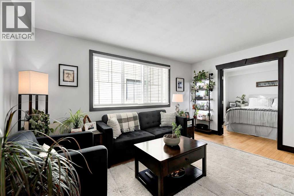 305, 2417 17 Street SW