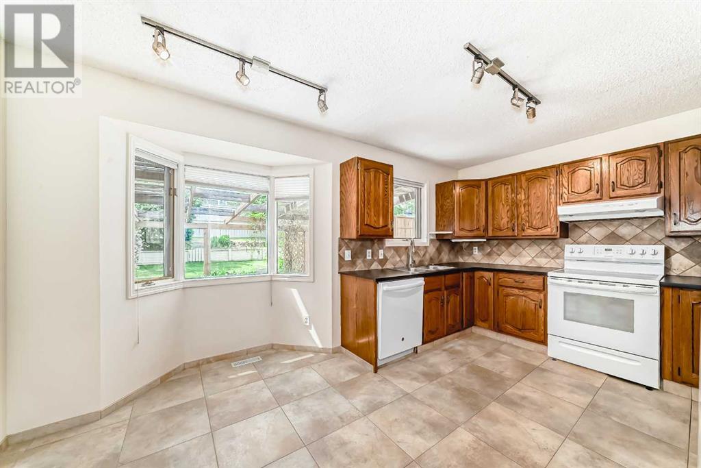 139 Stratton Crescent SW