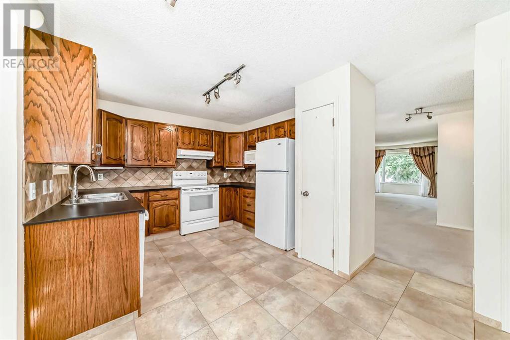 139 Stratton Crescent SW