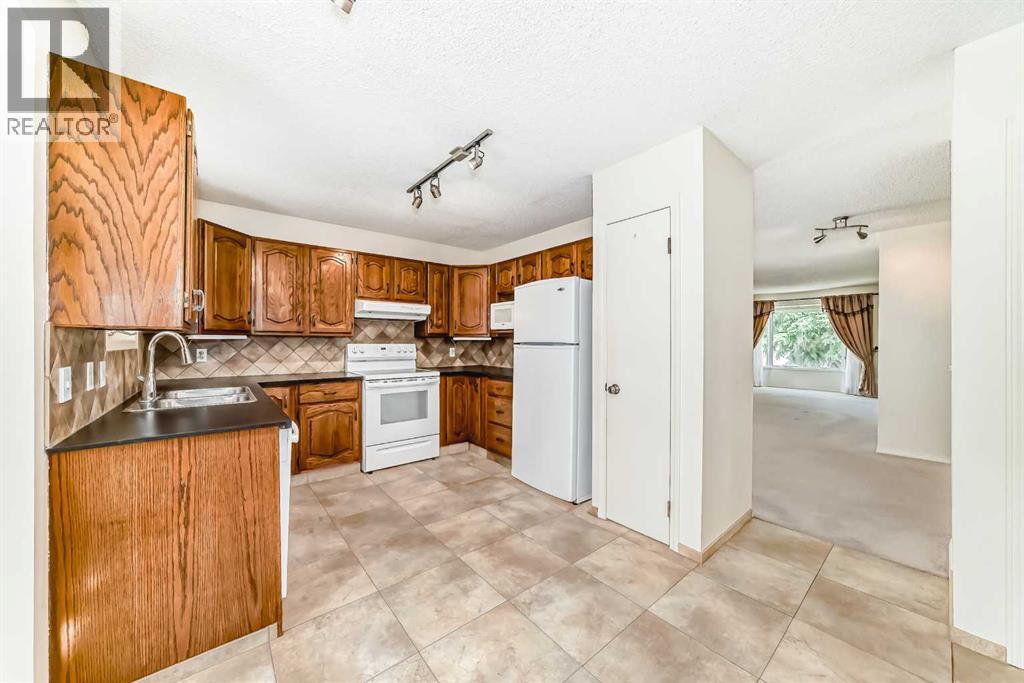 139 Stratton Crescent SW