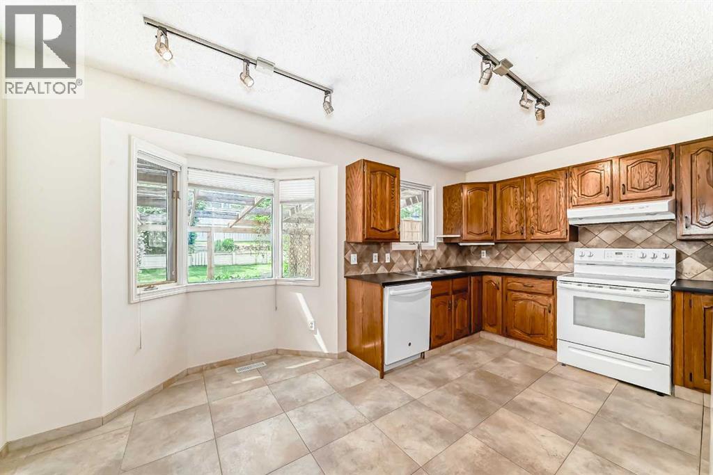 139 Stratton Crescent SW