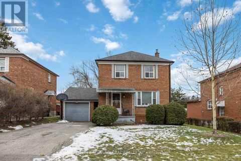 31 DELL PARK AVENUE Toronto (Englemount-Lawrence) ON M6B2T5