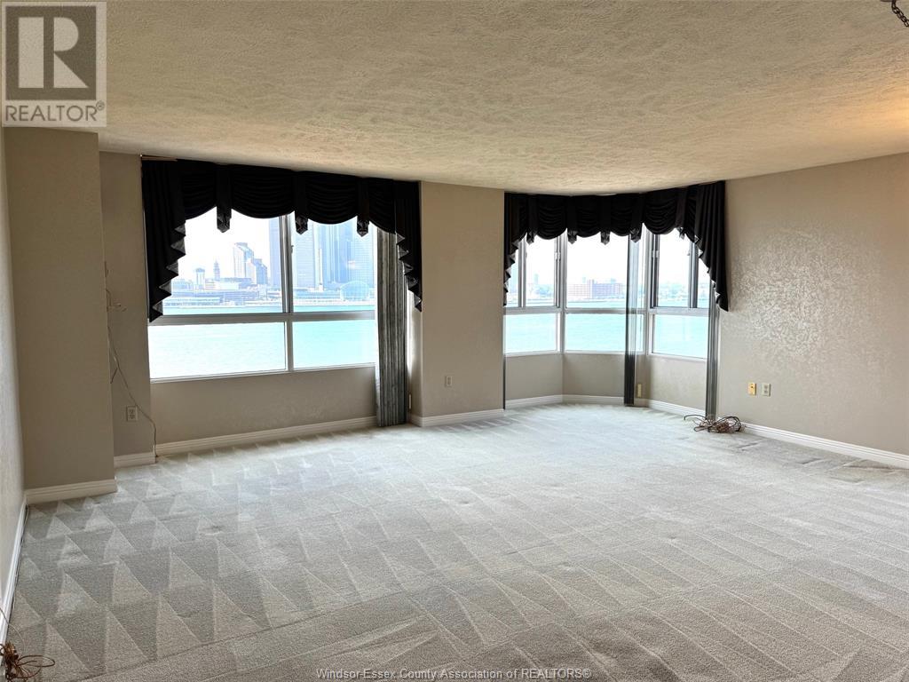 75 RIVERSIDE DRIVE East Unit# 804