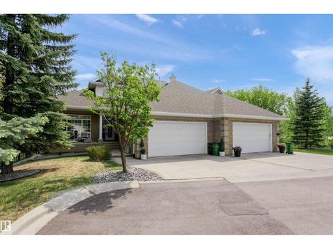 #2 735 Butterworth DR NW Edmonton AB T6R2M7