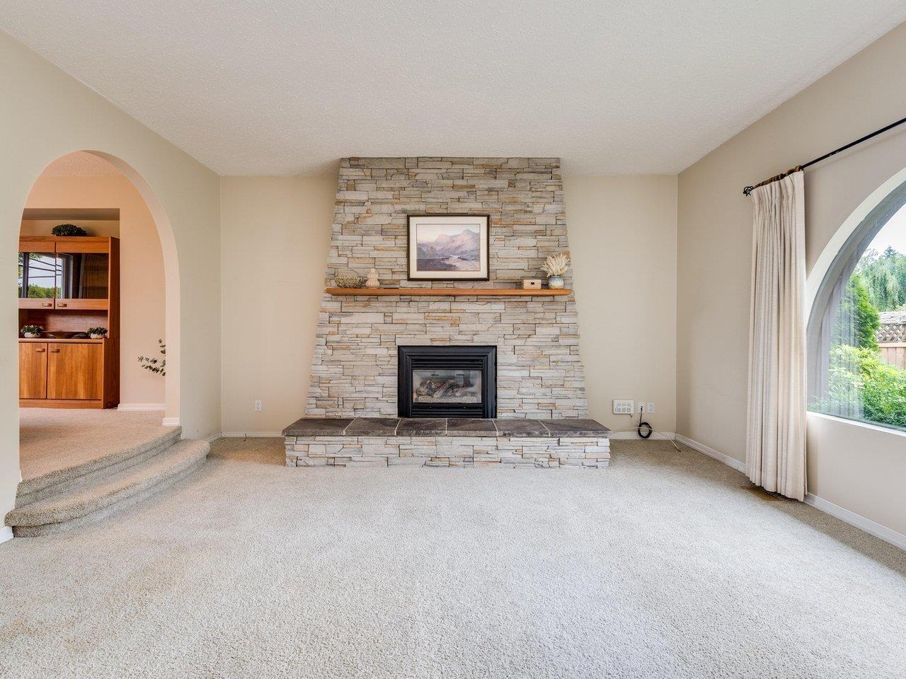 8064 IVY COURT