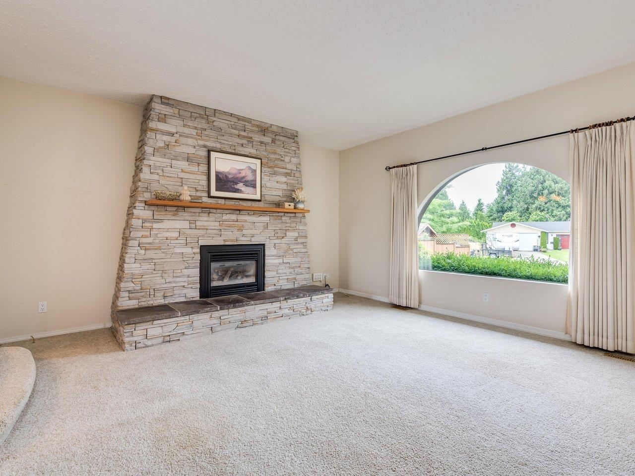 8064 IVY COURT