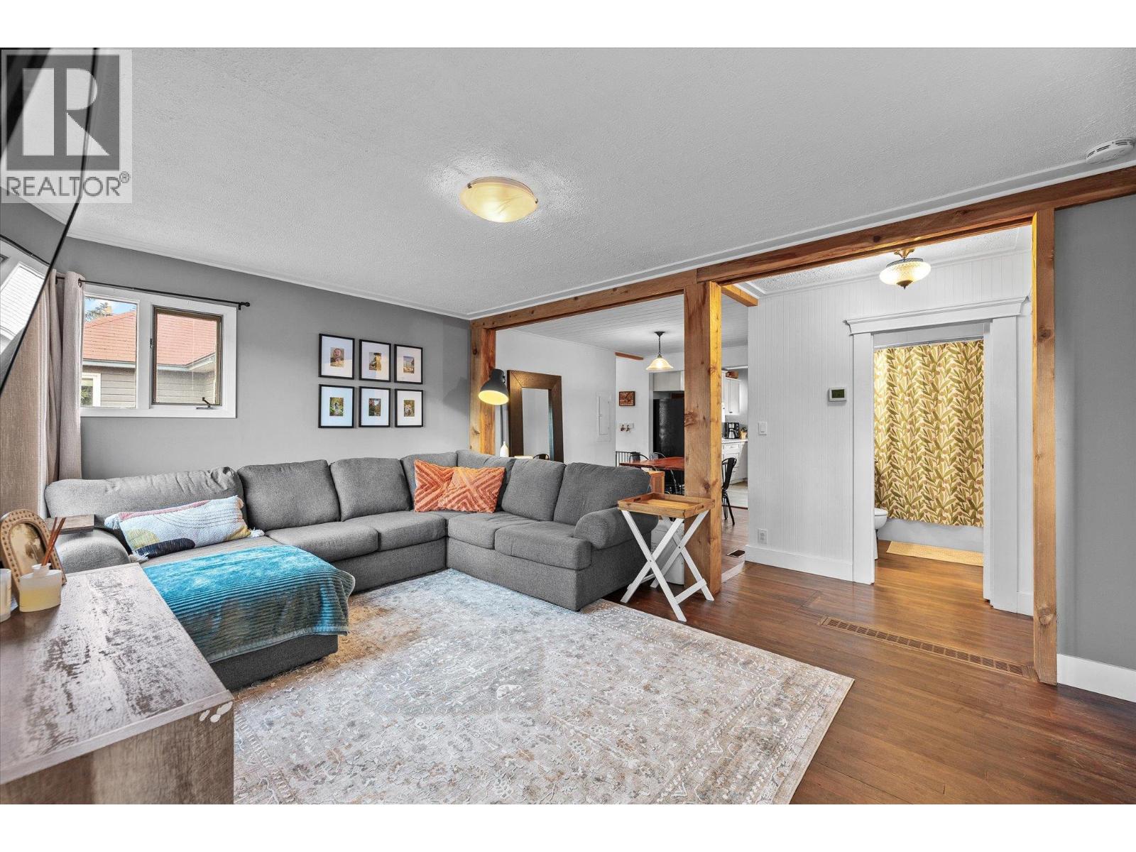 584 Okanagan Boulevard