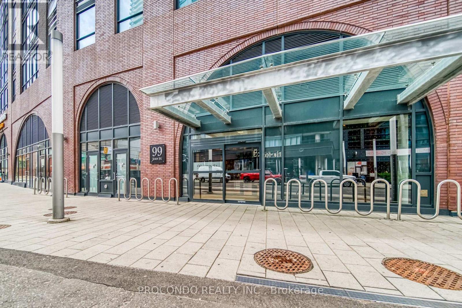 1405 - 99 JOHN STREET