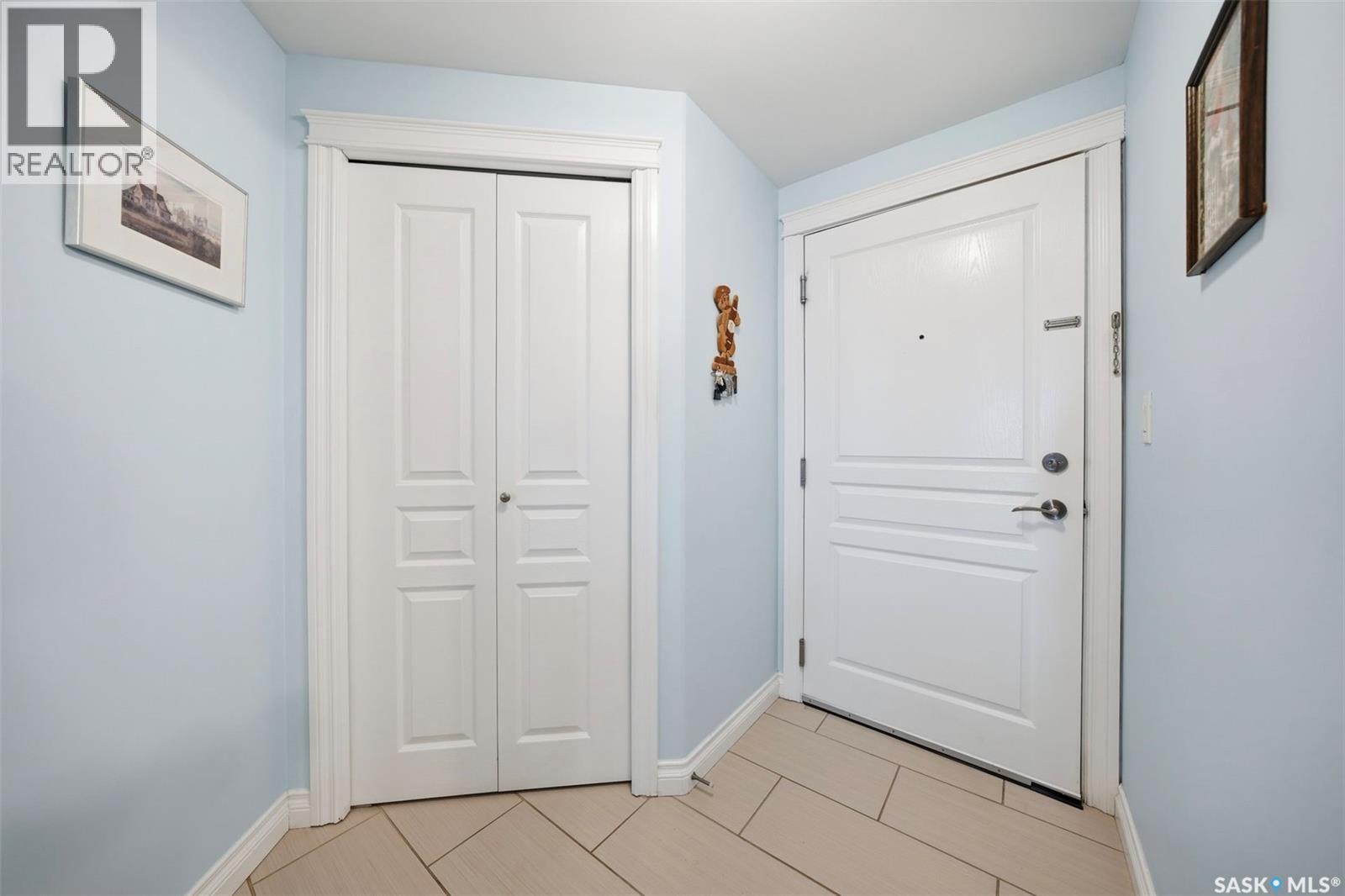 205 412 Willowgrove SQUARE