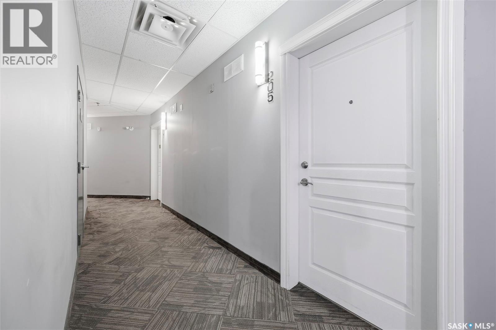 205 412 Willowgrove SQUARE