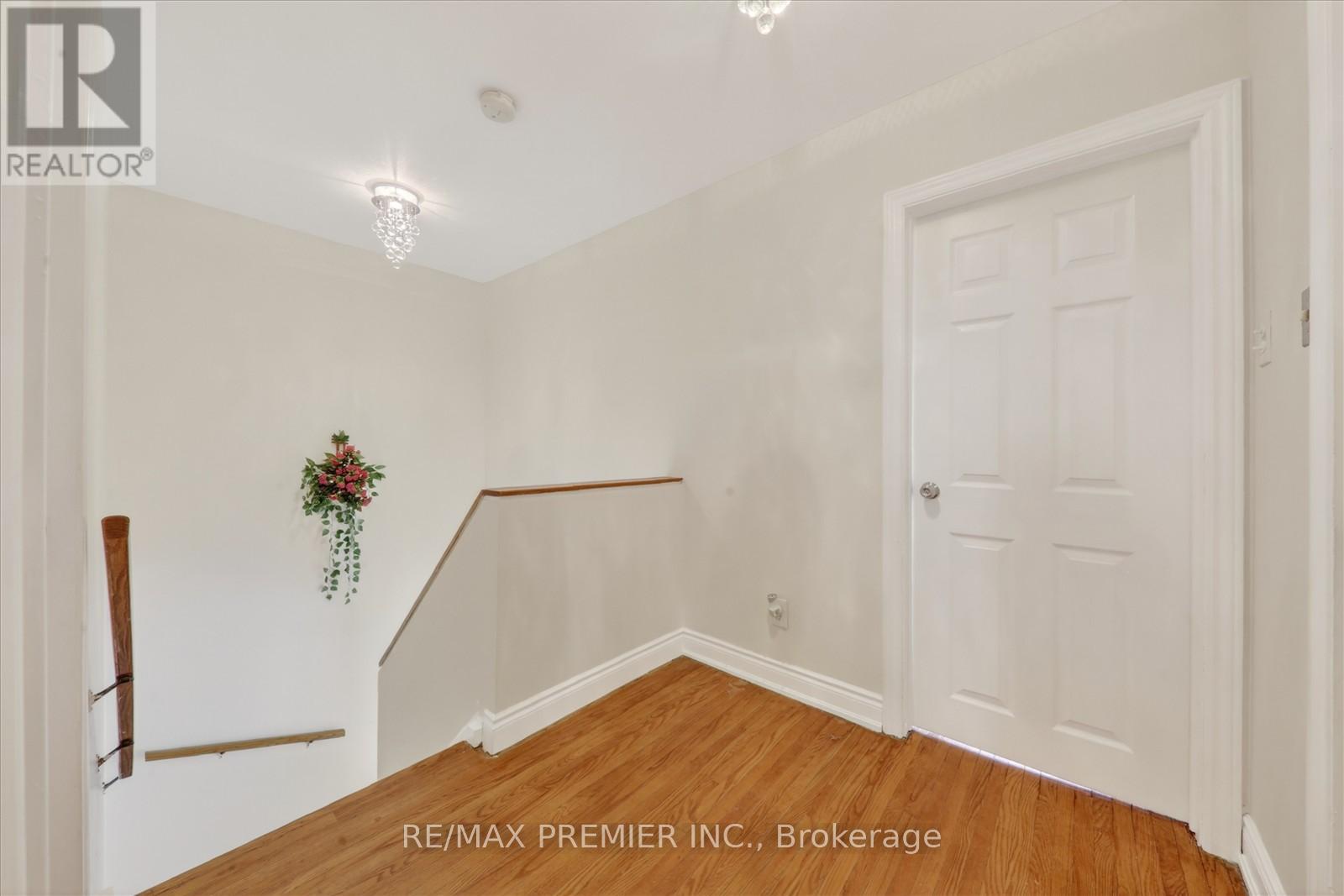 48 - 85 DRIFTWOOD AVENUE