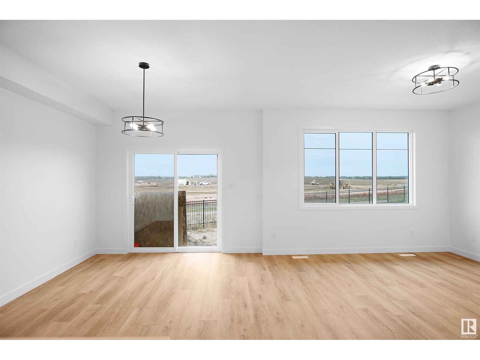 1531 11 AV NW