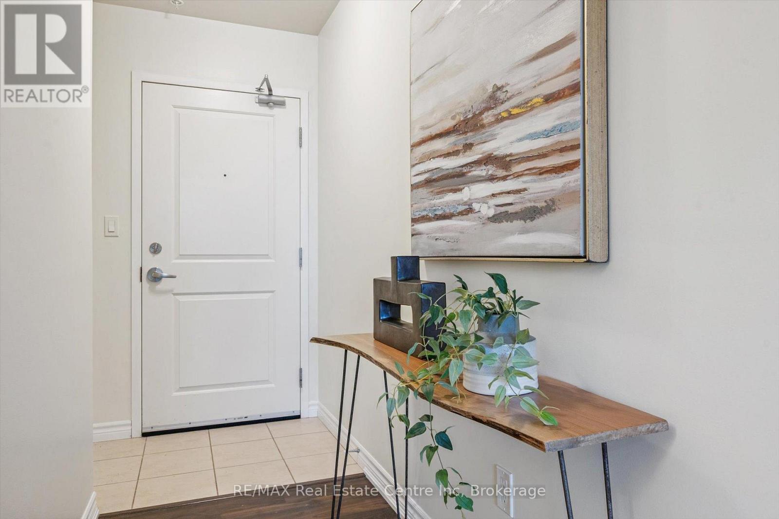 210 - 1280 GORDON STREET