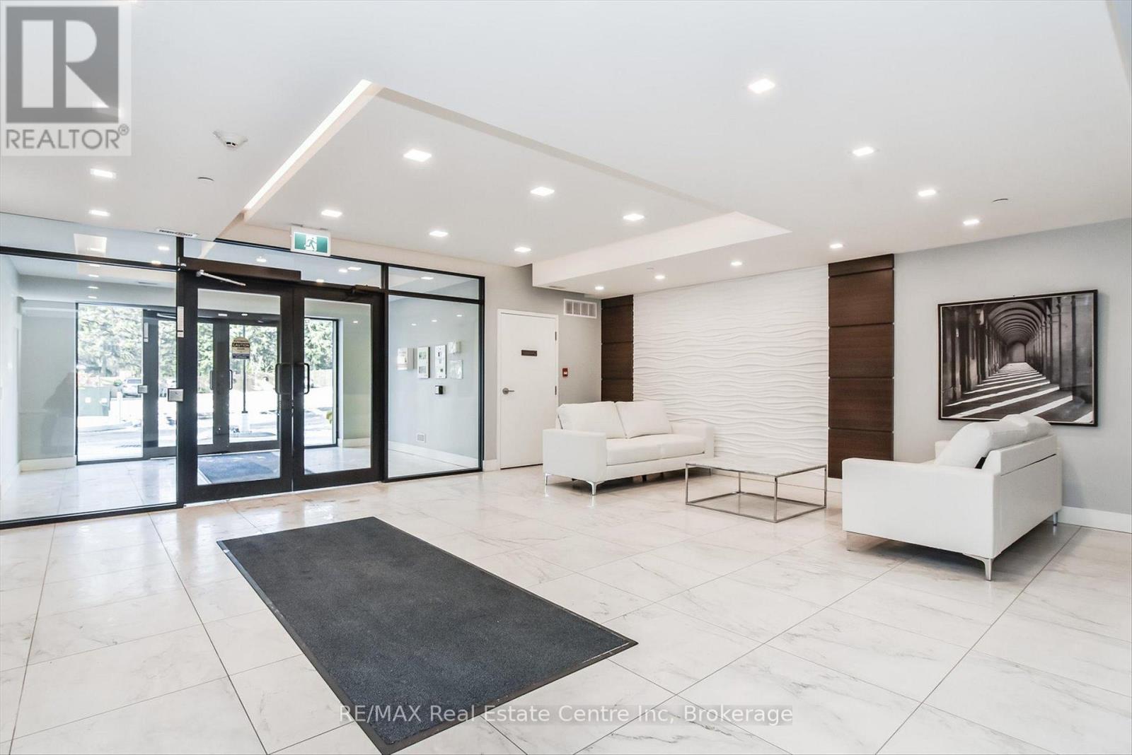 210 - 1280 GORDON STREET