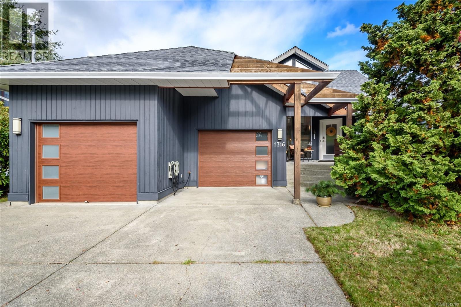 1716 Tofino Pl