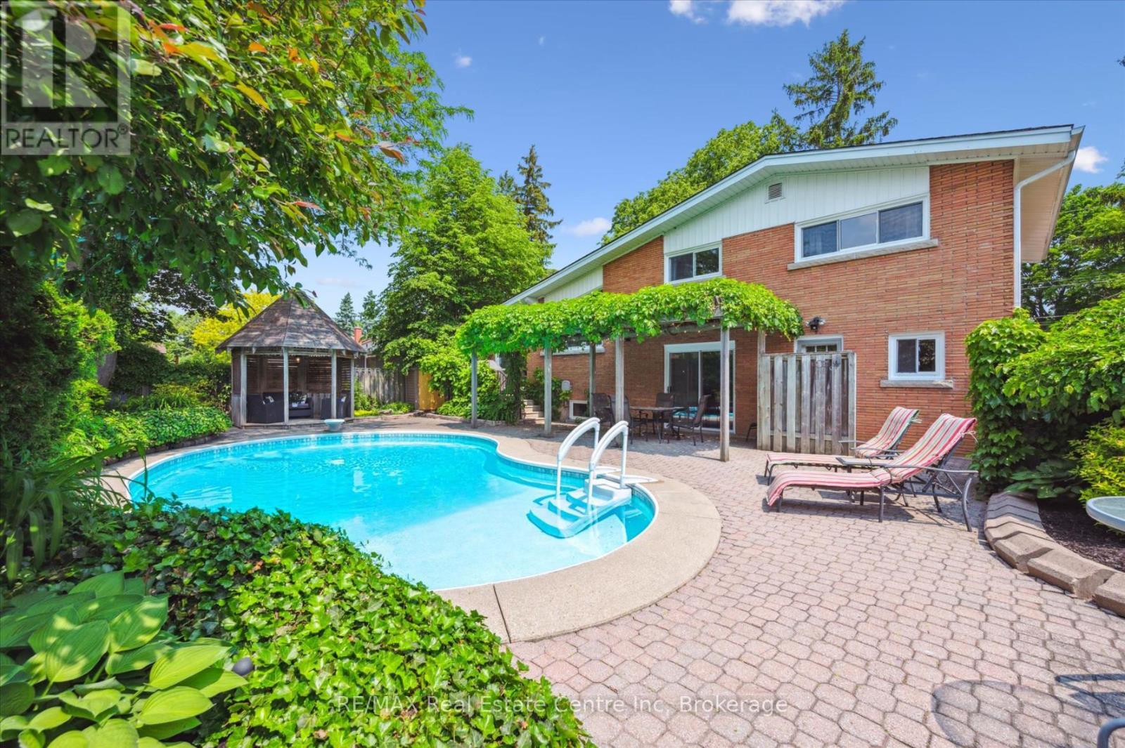 67 SUNNYLEA CRESCENT