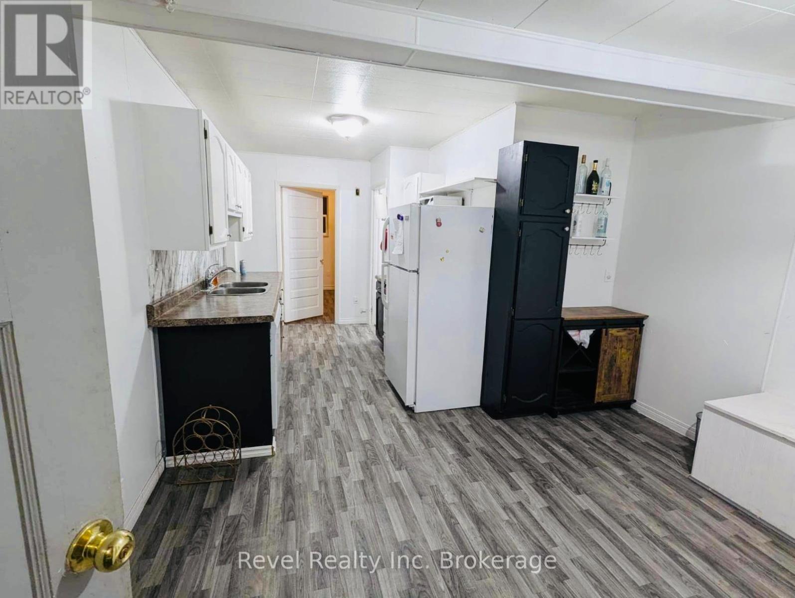 214 FOTHERINGHAM AVENUE