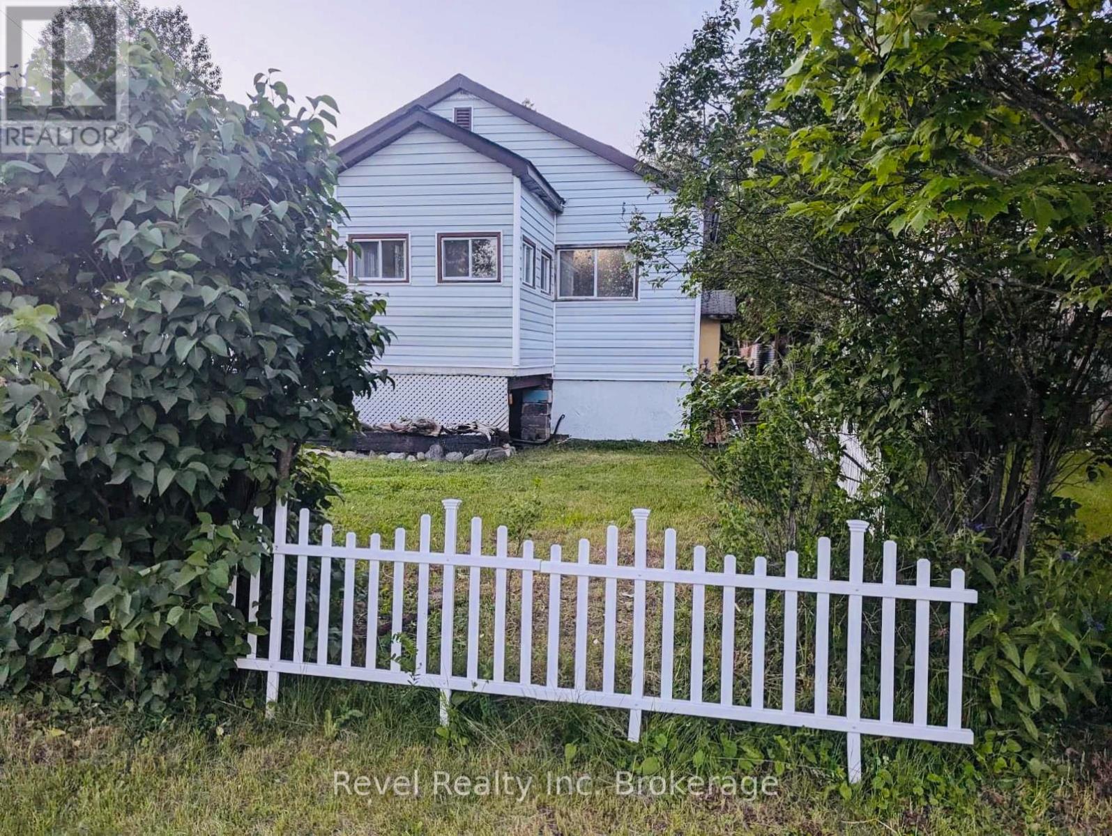 214 FOTHERINGHAM AVENUE