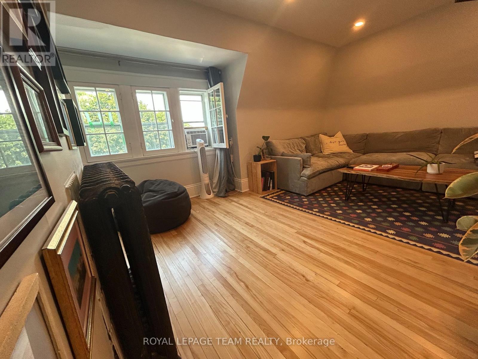 3 - 16 POWELL AVENUE