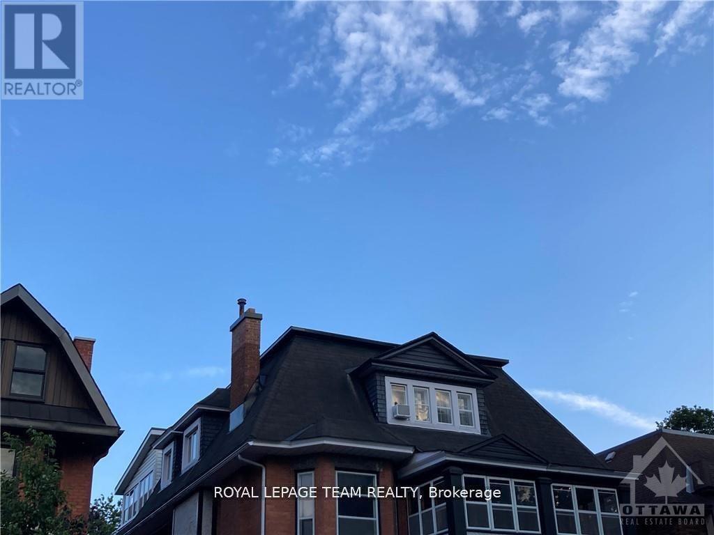 3 - 16 POWELL AVENUE