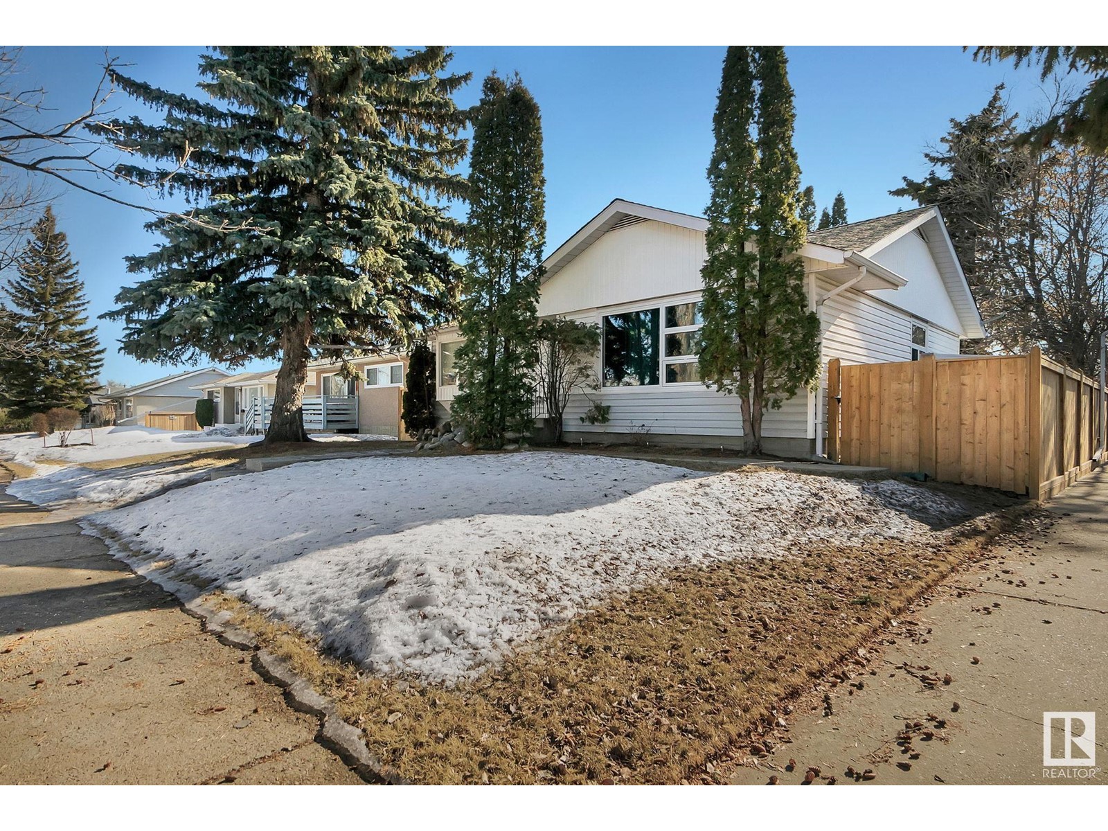 3623 110 AV NW
