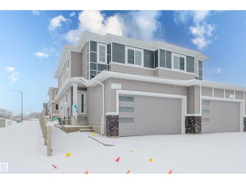 942 18 AV NW Edmonton AB T6T2X3