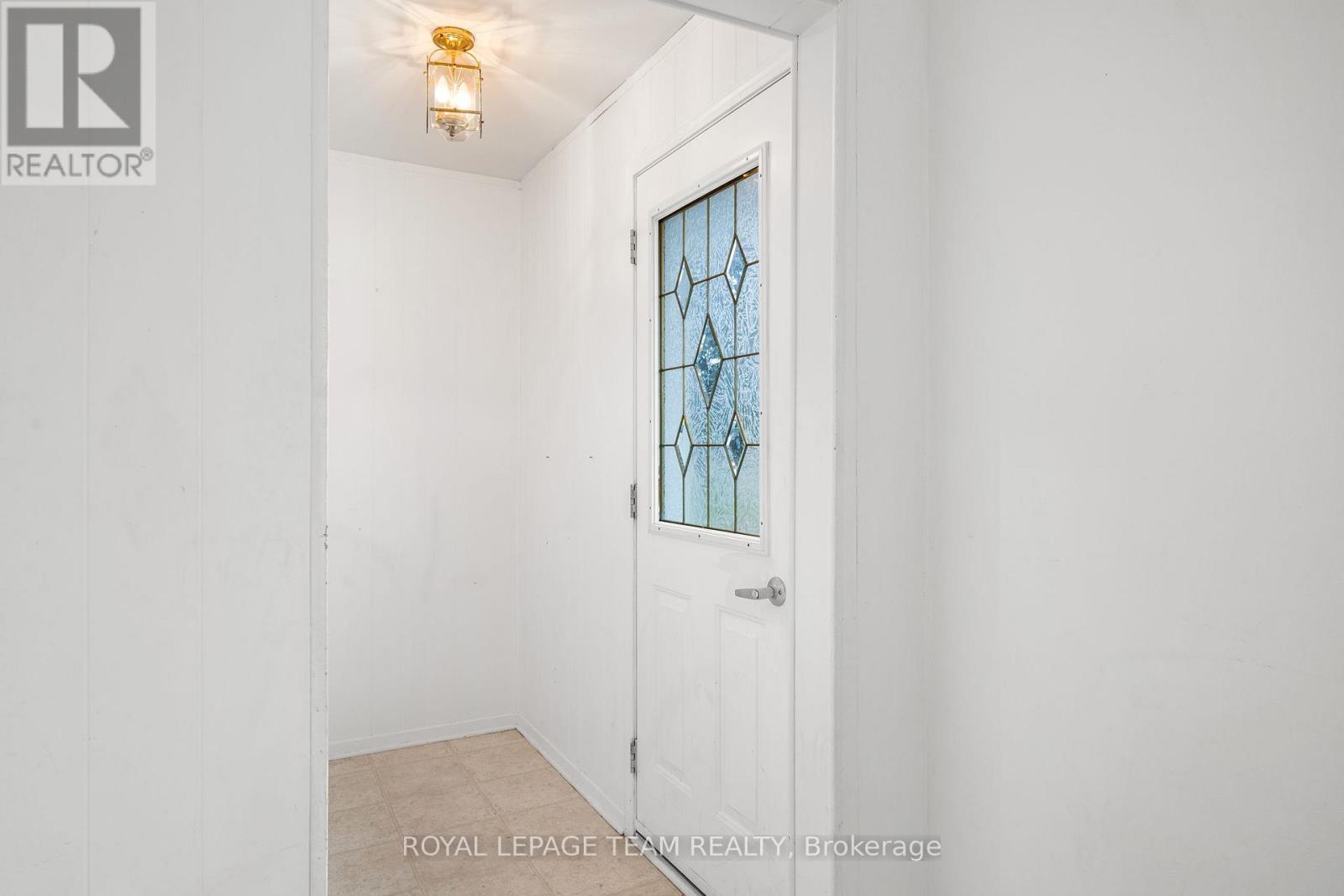 266 DANIEL STREET S