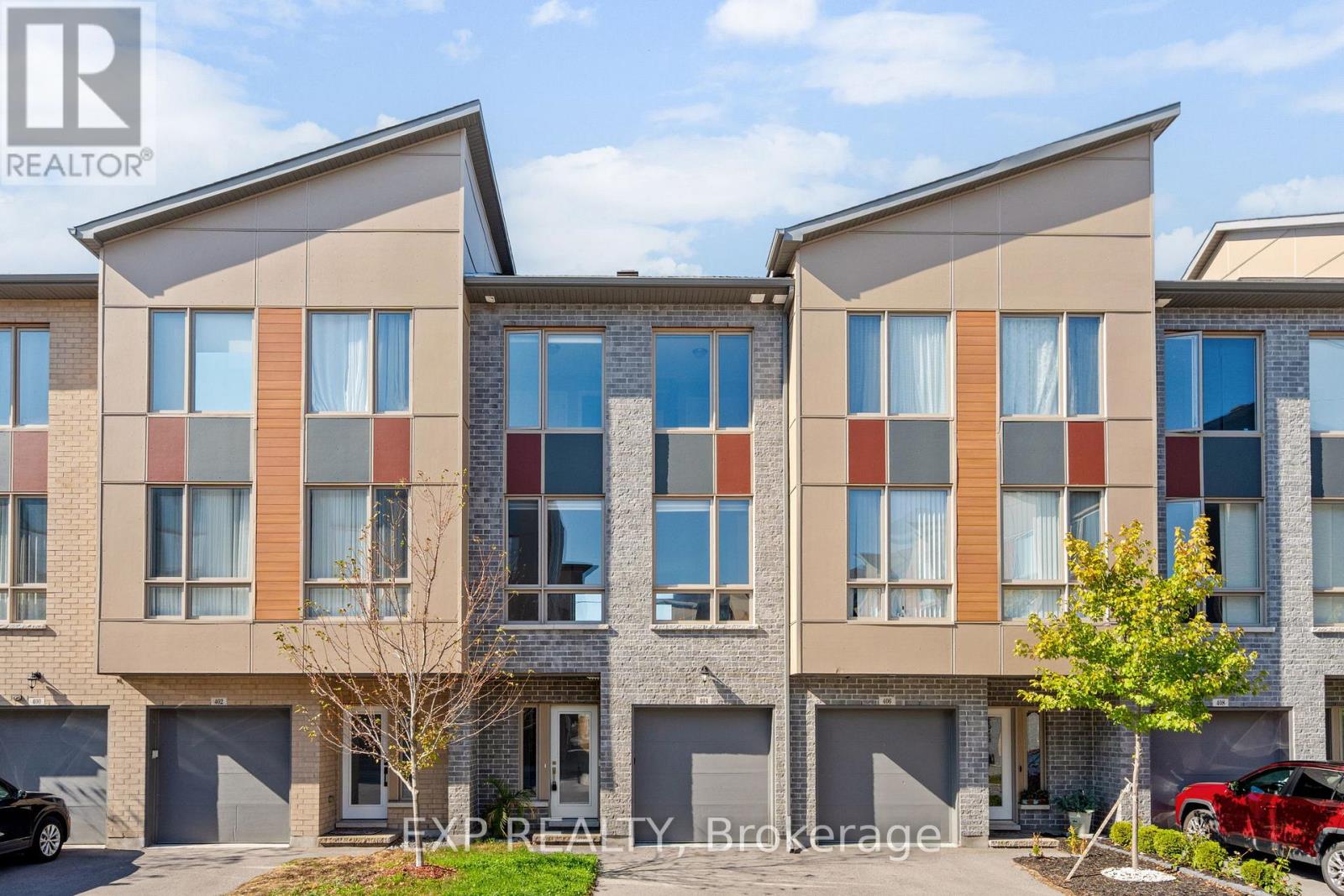 Photo 1 of 37 — 404 TERRAVITA PRIVATE, Ottawa, ON K1V2R9