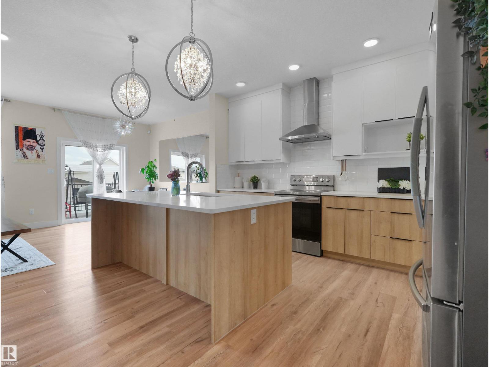 9923 222 ST NW